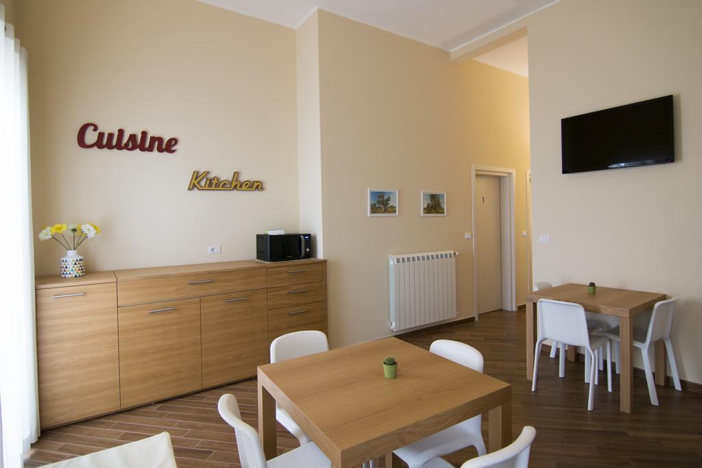 Hotel Golden House Mesagne Exterior foto